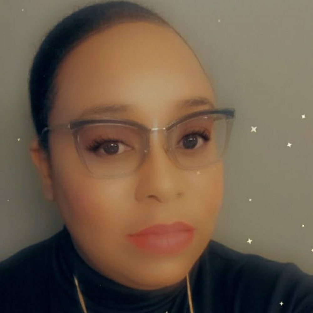 Meet your Posher, Quna